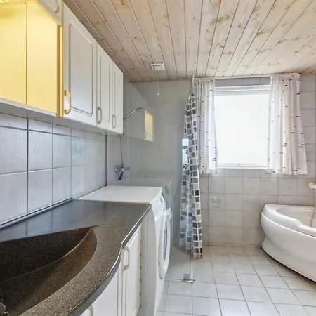 Dorit - 100m From The Sea By Interhome *