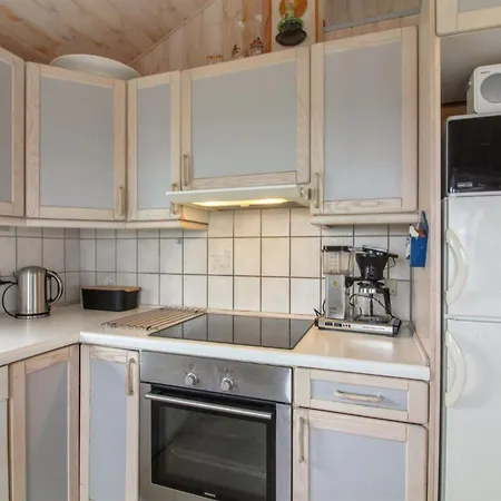 Vakantiehuis Dorit - 100m From The Sea By Interhome